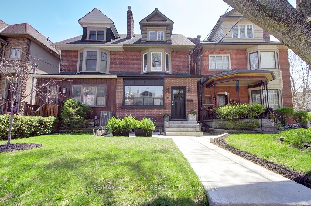 Photo of 39 Dixon Avenue, Toronto, ON M4L 1N4 (MLS # E13089460)