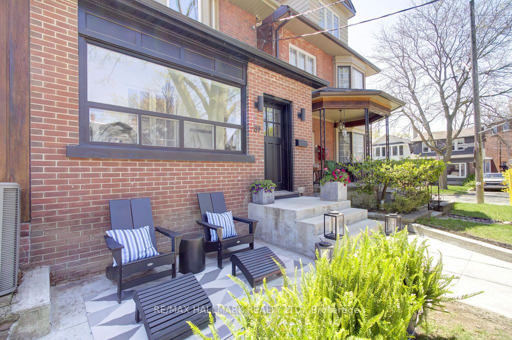 39 Dixon Avenue