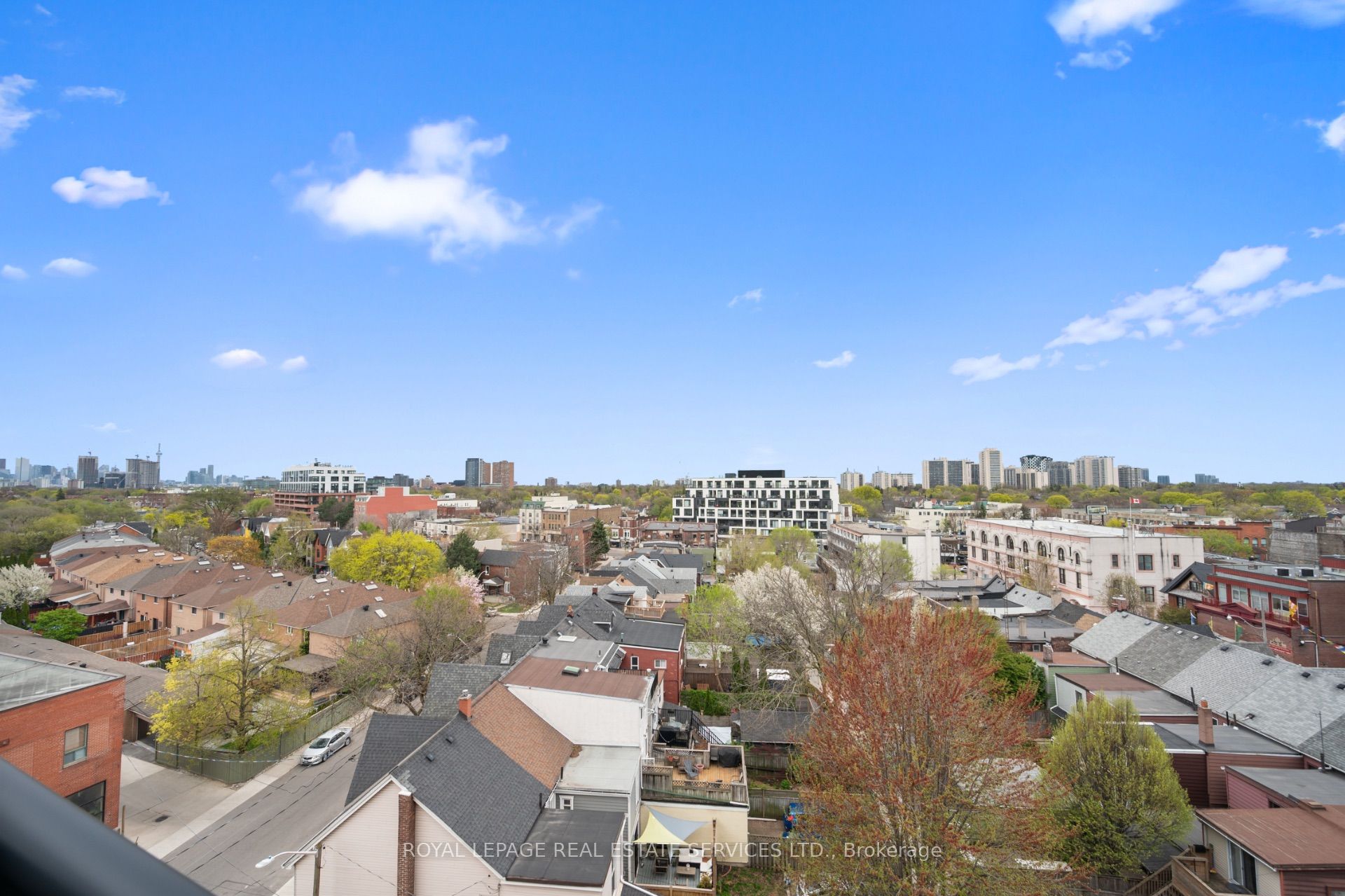 Toronto, ON M6P 5A2, Canada, 2 Bedrooms Bedrooms, ,1 BathroomBathrooms,Residential,Active,187886