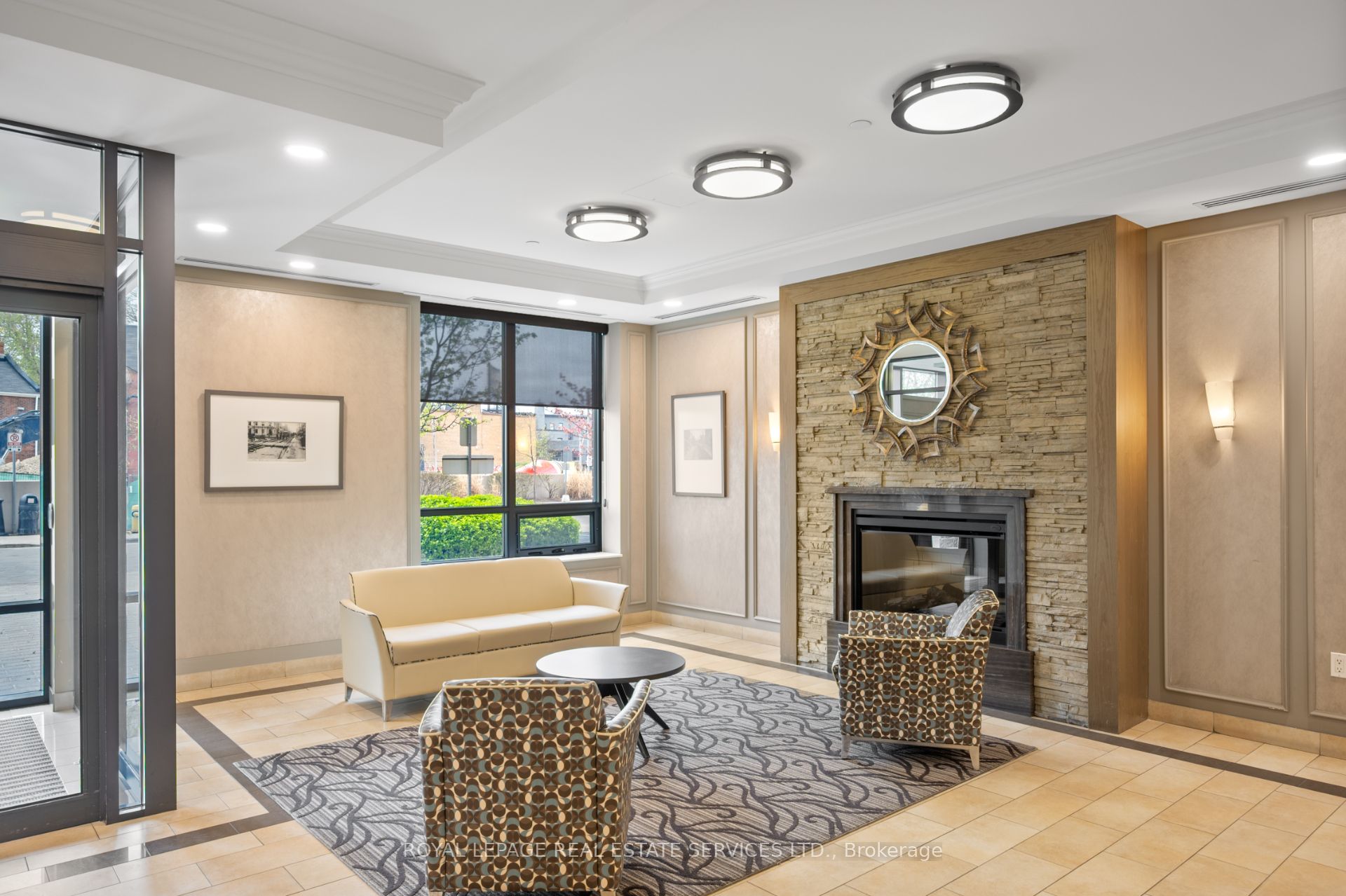 Toronto, ON M6P 5A2, Canada, 2 Bedrooms Bedrooms, ,1 BathroomBathrooms,Residential,Active,187886