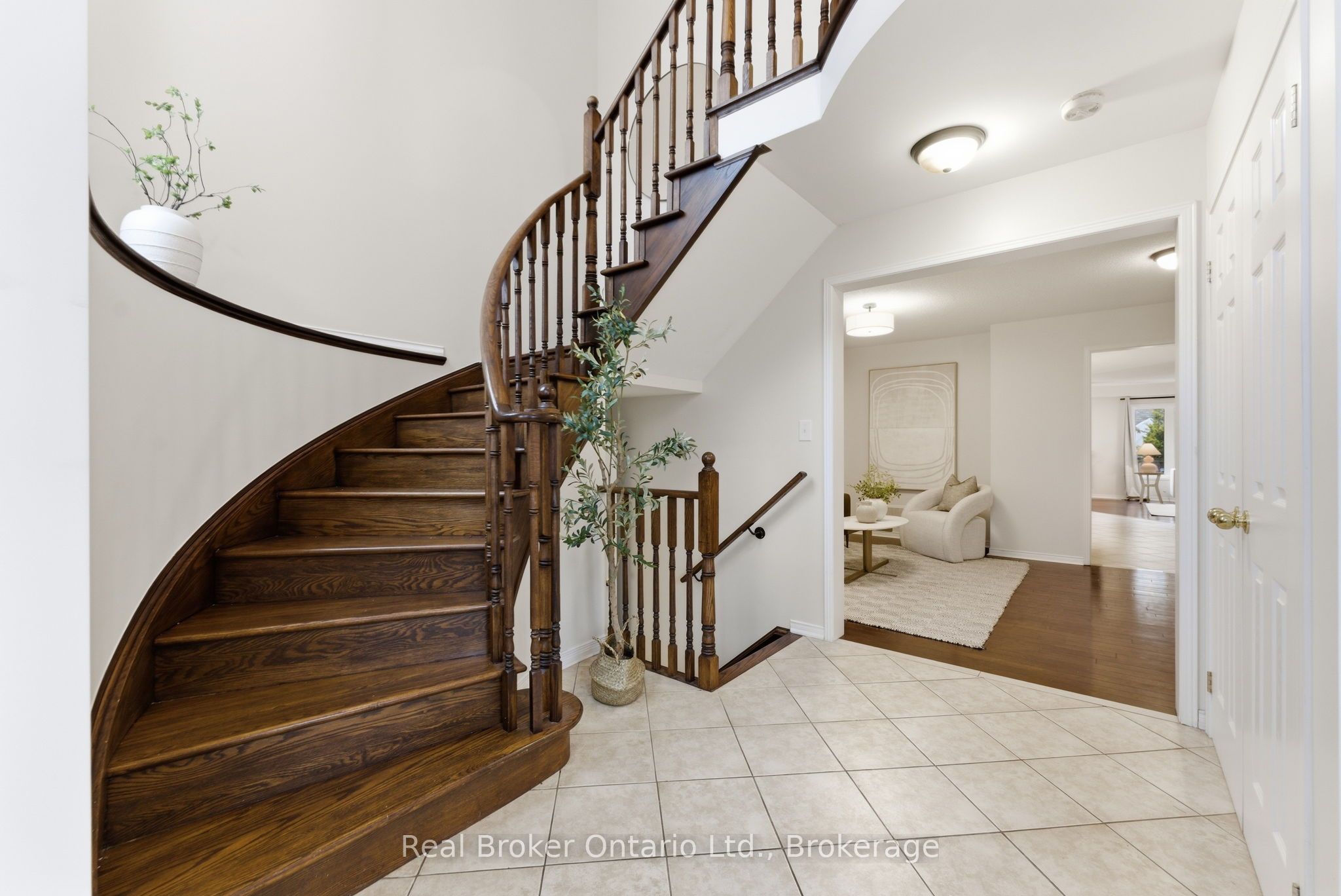 4637 Ashlar Crescent