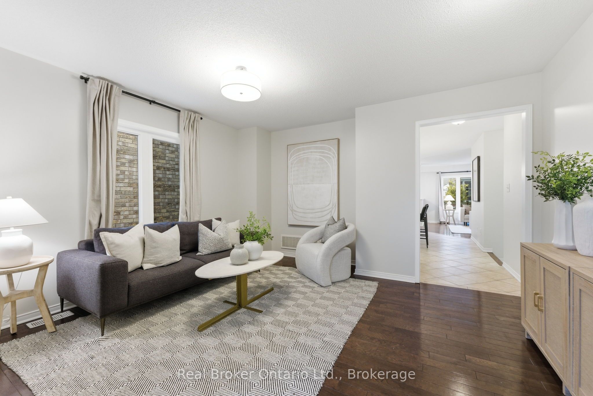 4637 Ashlar Crescent