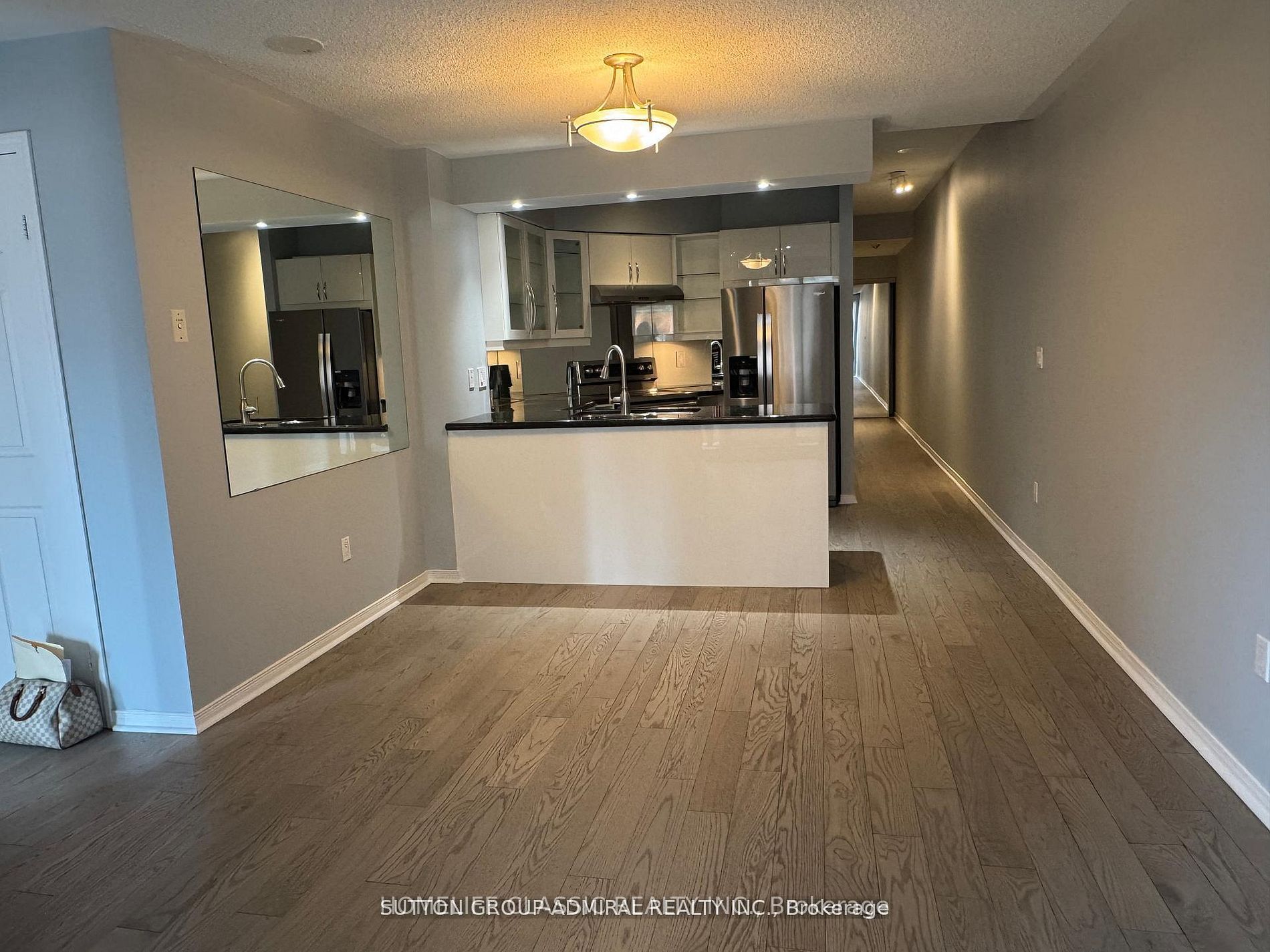 909 Bay Street 905