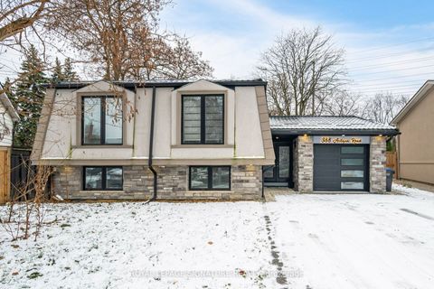 388 Antigua Road Mississauga ON L5B 1C4