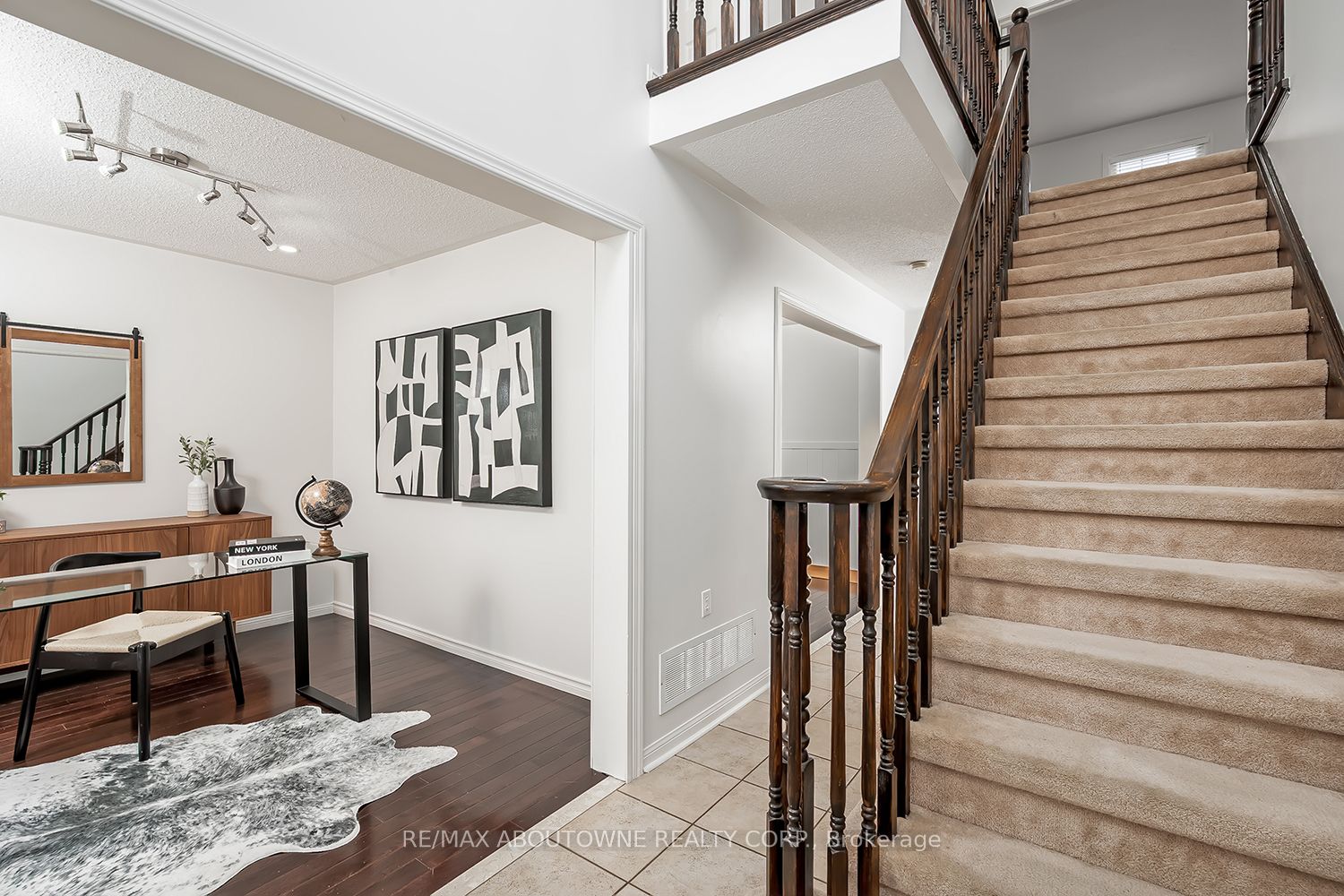 599 Caverhill Crescent