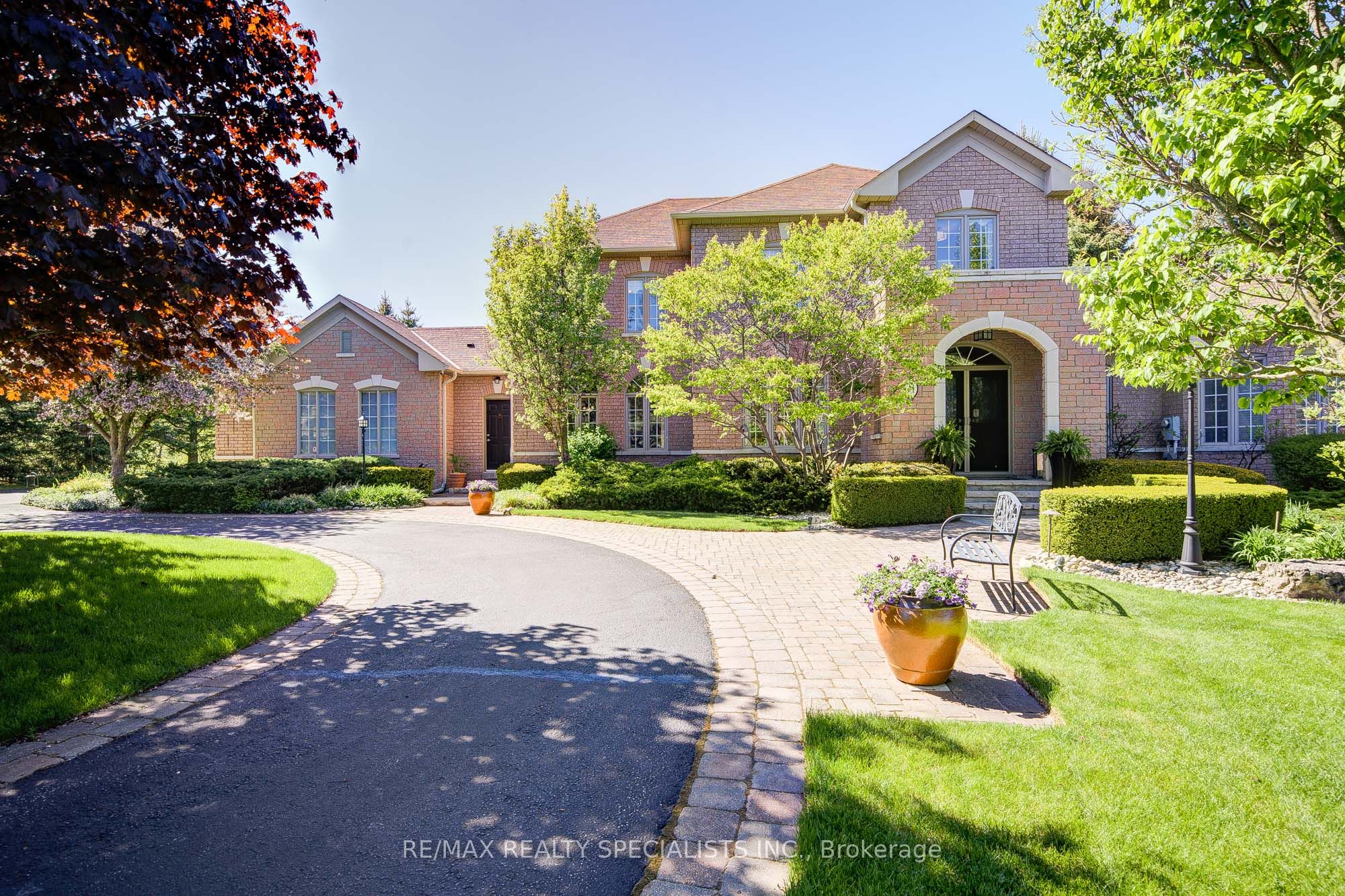 11 Bridlewood Boulevard