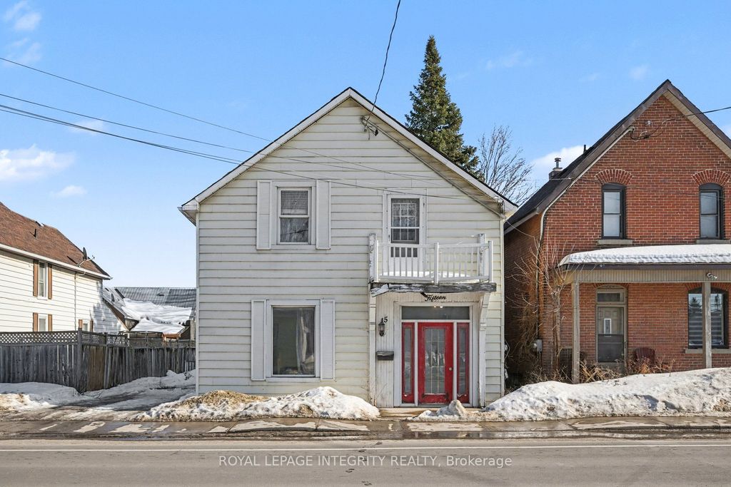 Photo of 15 Daniel Street N, Arnprior, ON K7S 2K4 (MLS # X12852570)