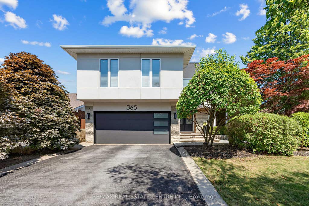 Photo of 365 Lynn Place, Oakville, ON L6H 2C5 (MLS # W13654162)