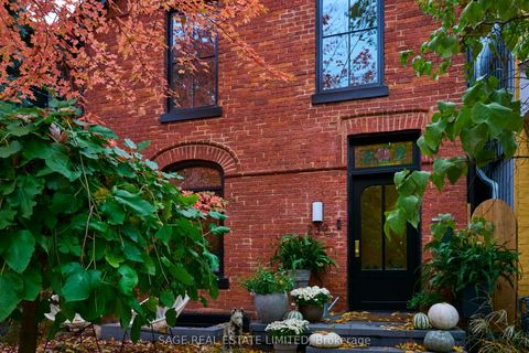 Photo of 239 Borden Street, Toronto, ON M5S 2N5 (MLS # C12429029)