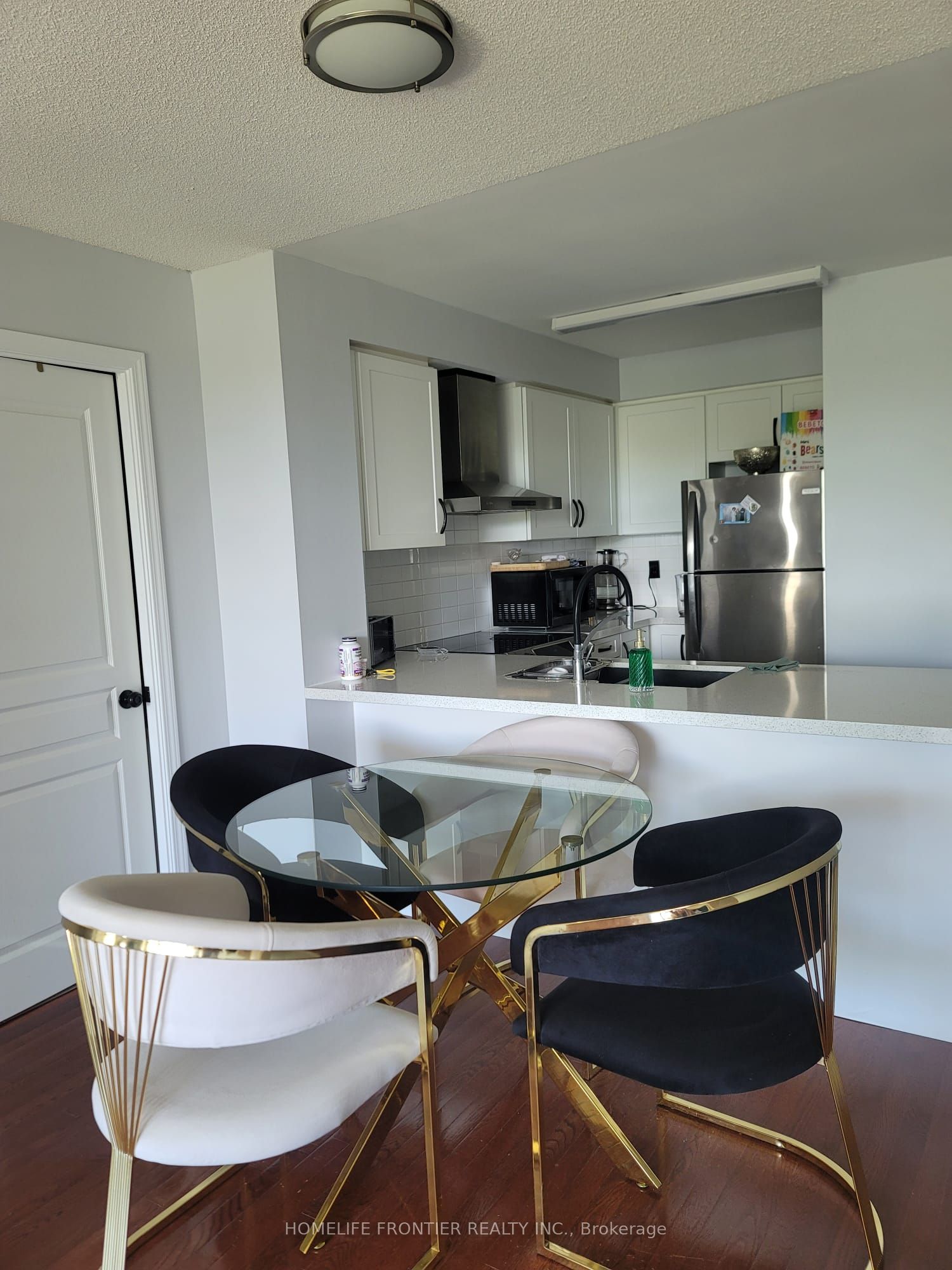 310 Red Maple Road E 217