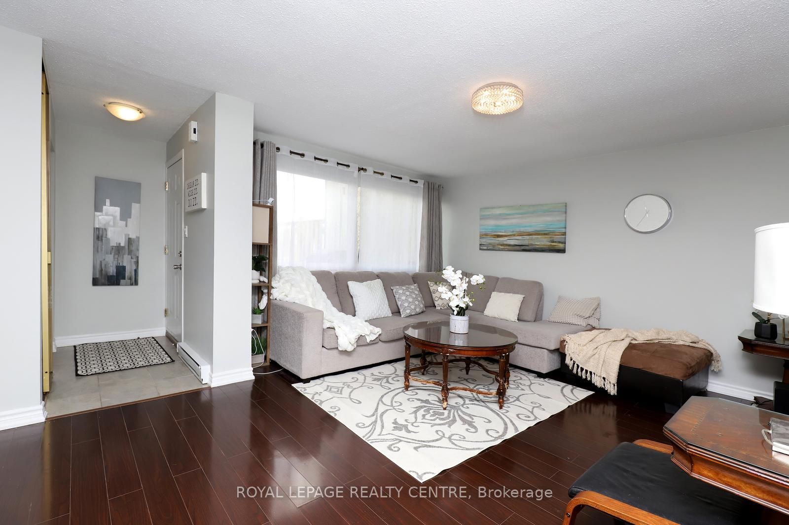 1055 Dundas Street E 171