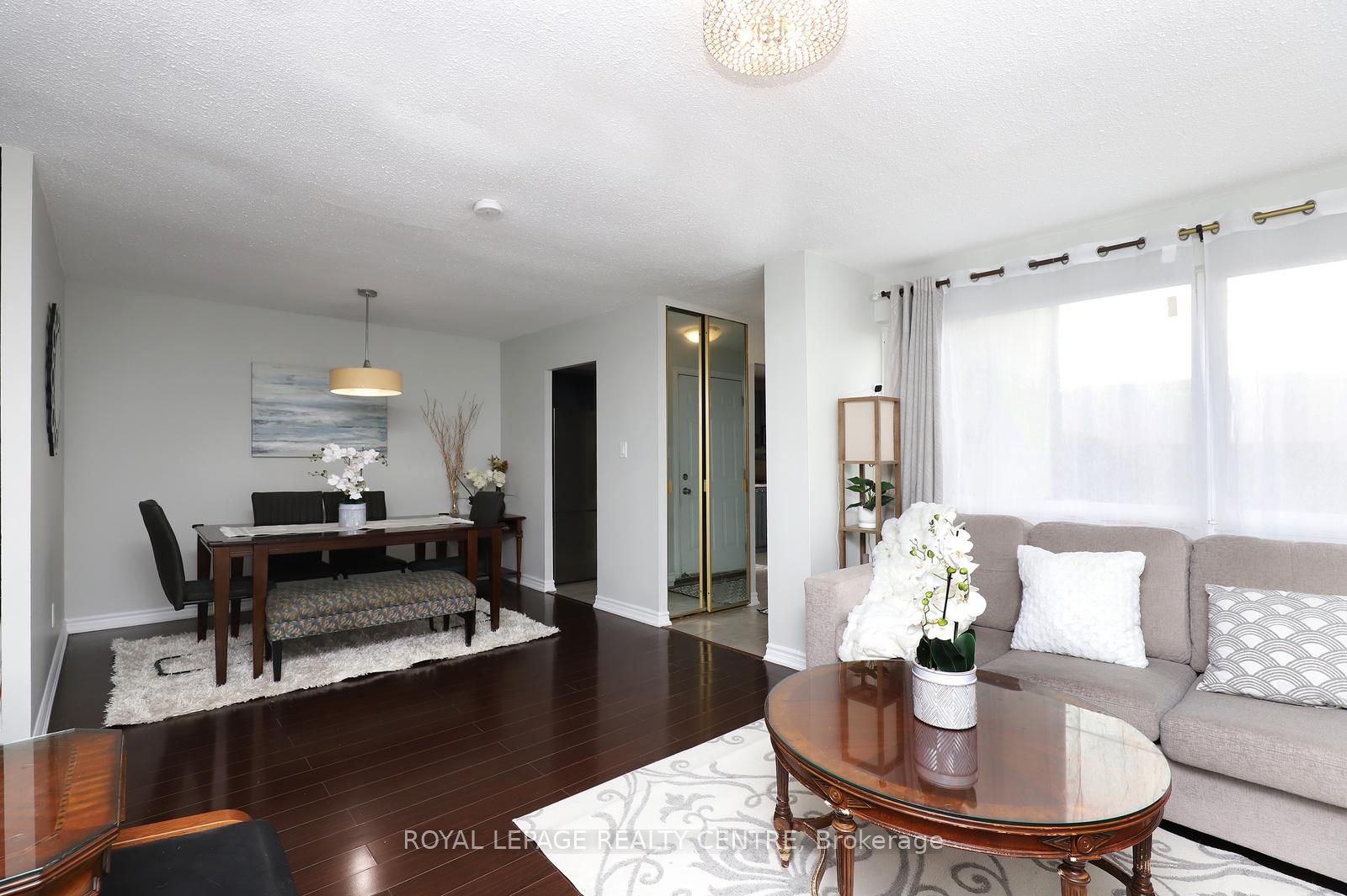 1055 Dundas Street E 171