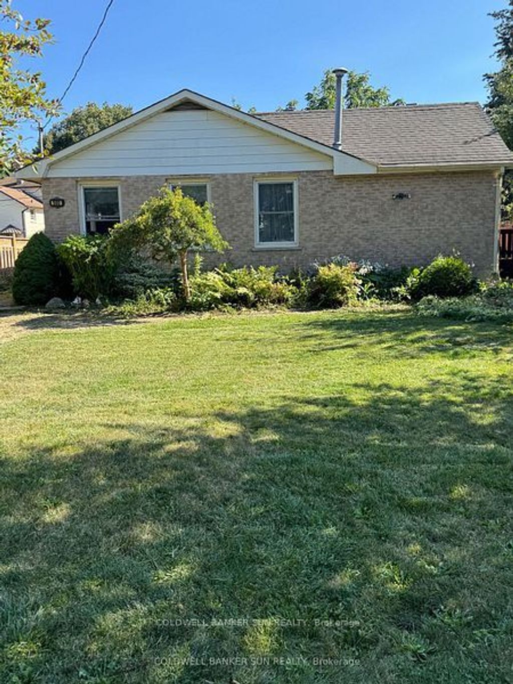 Photo of 500 Canterbury Street, Woodstock, ON N4S 4K7 (MLS # X12768446)