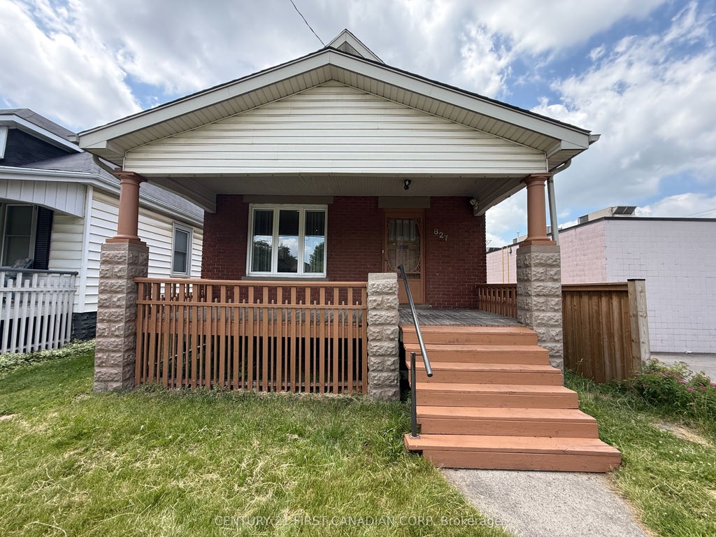 Photo of 827 Quebec Street, London East, ON N5Y 1X3 (MLS # X13539216)
