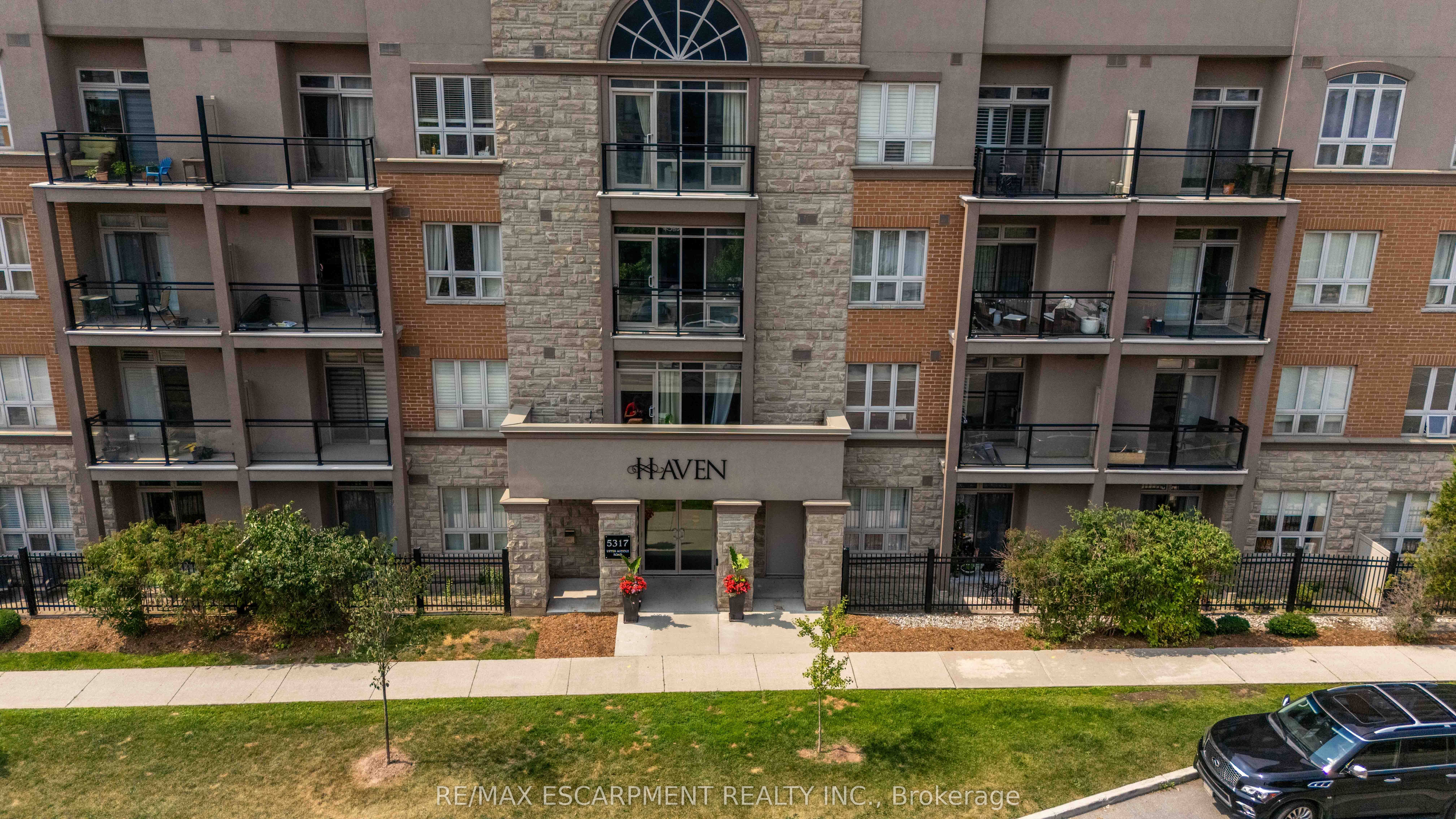 5317 Upper Middle Road 422