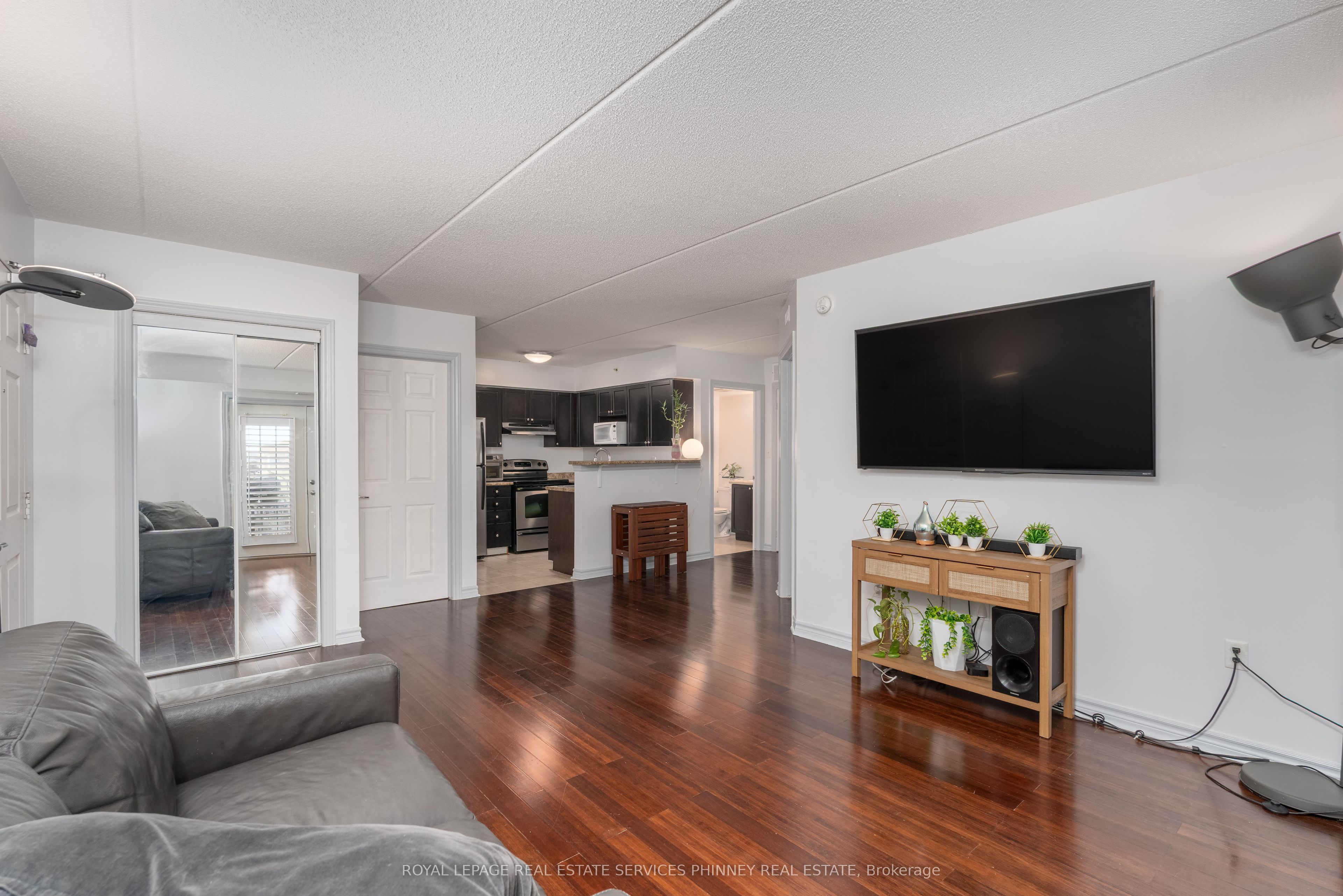 1350 Main Street 208