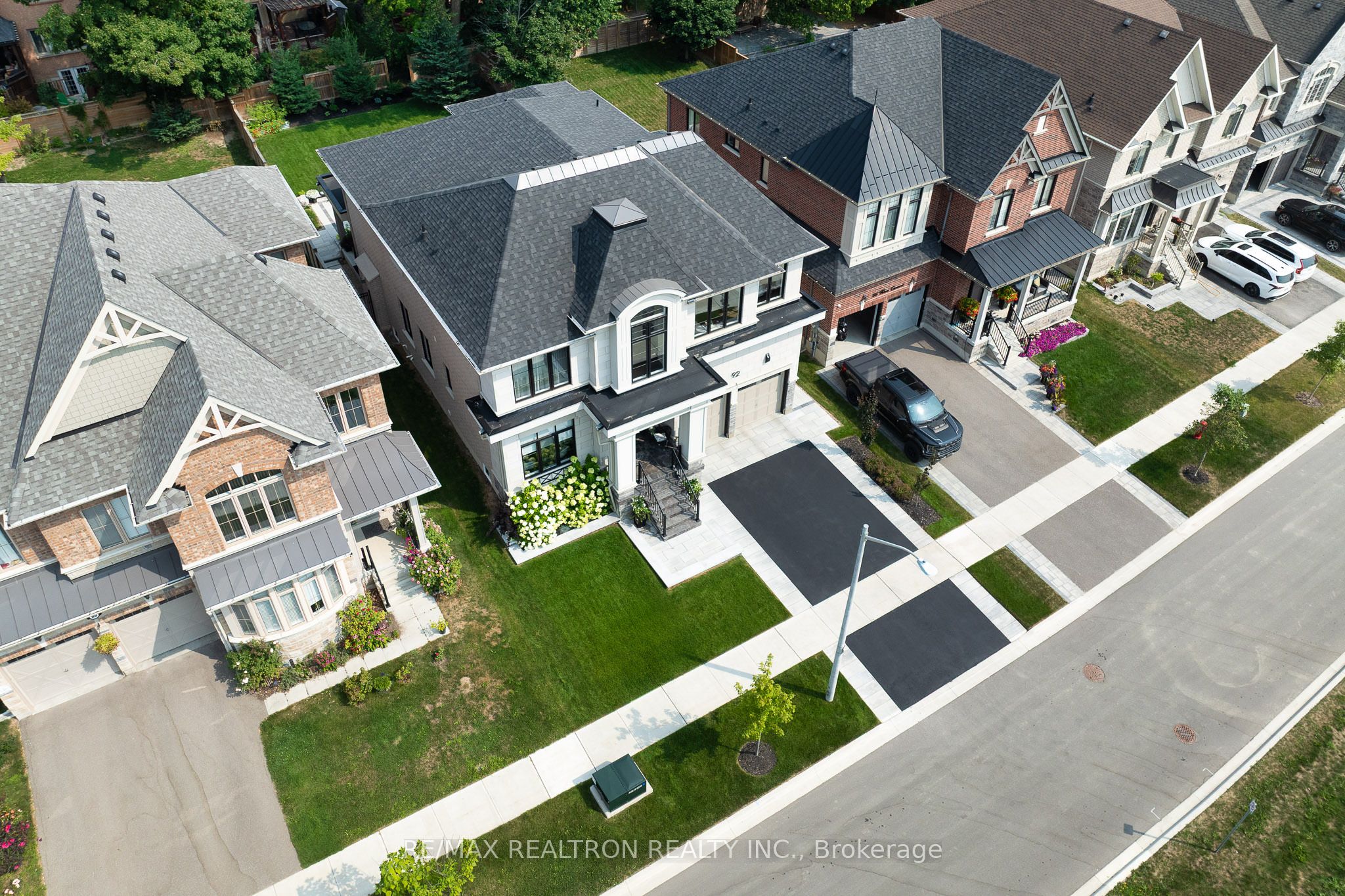 92 Klees Crescent