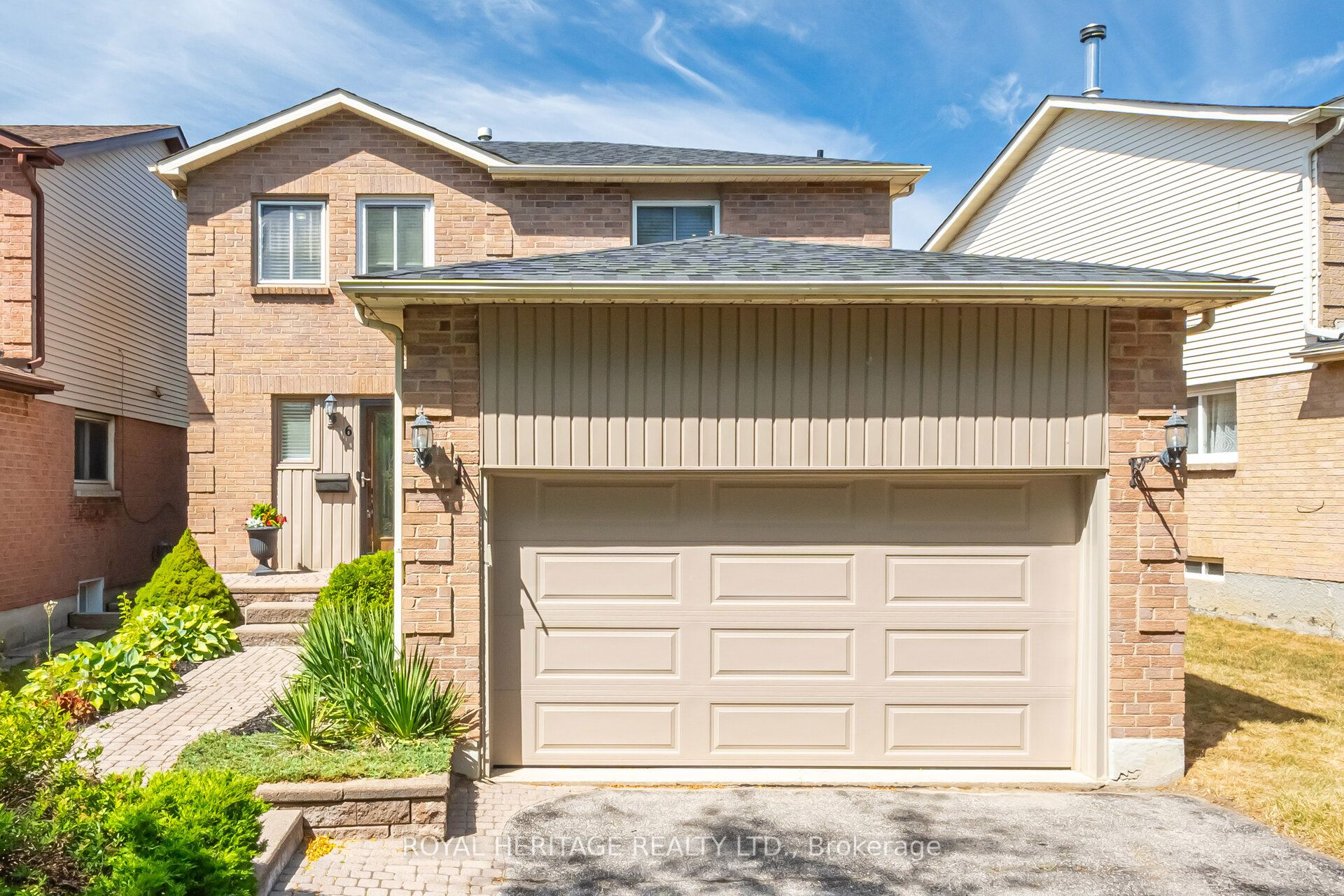 6 Field Crescent