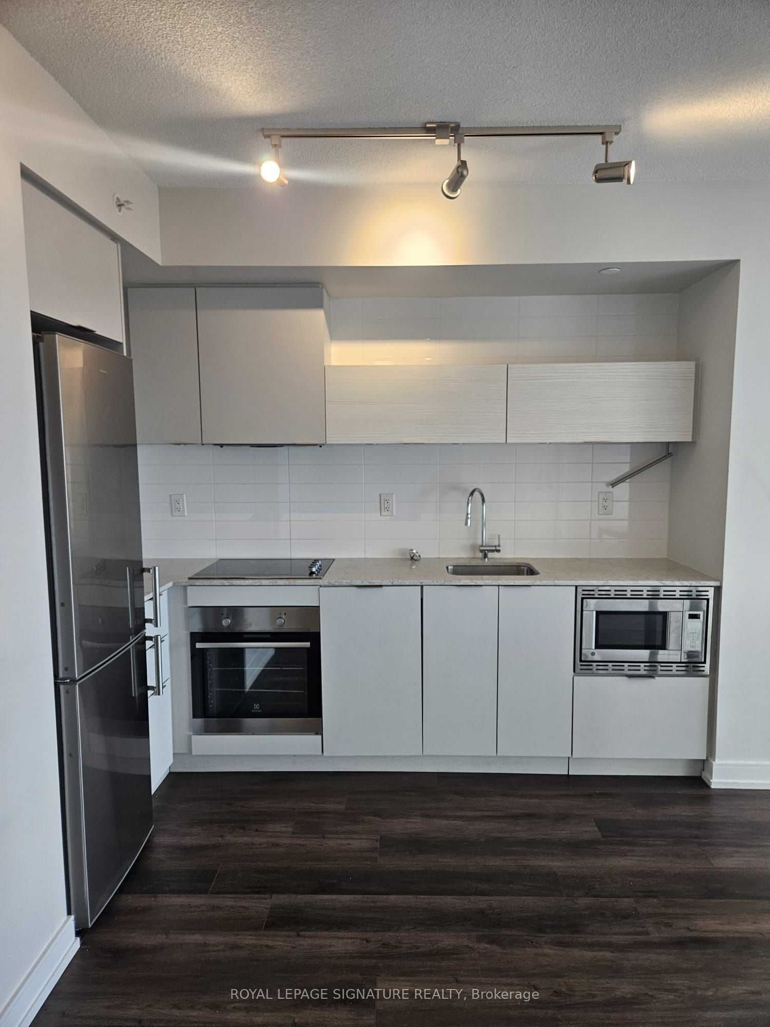 20 Thomas Riley Road 1603