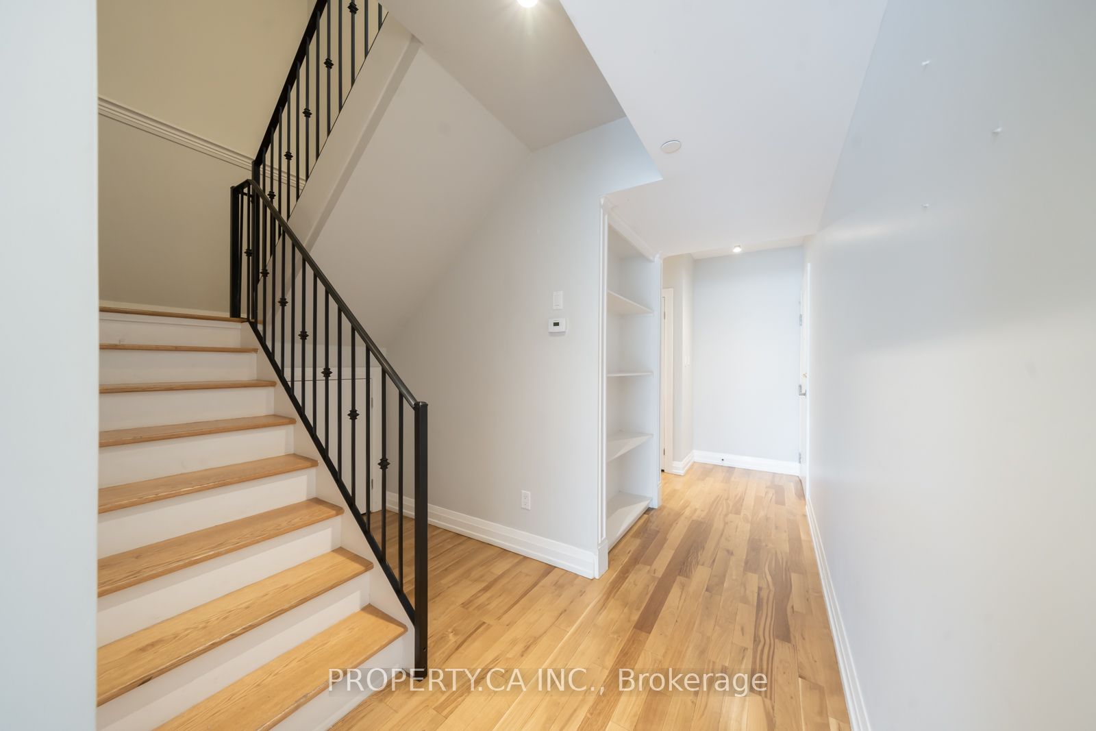 473 Dupont Street 2