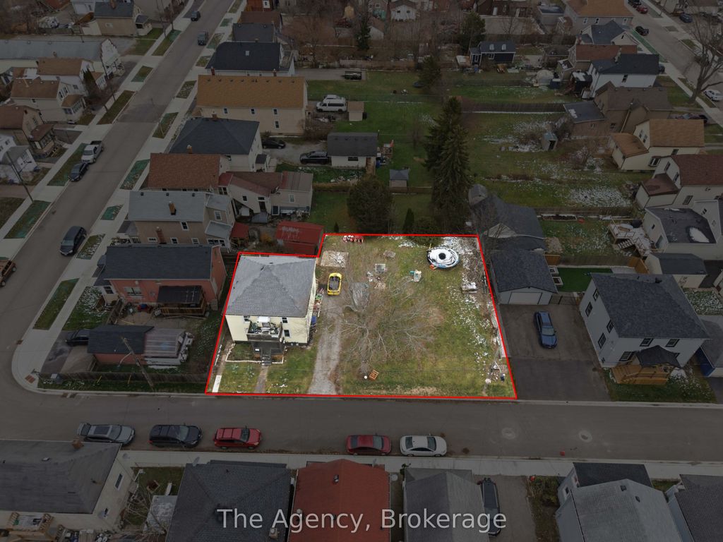 Photo of 11 Patsy Avenue, Welland, ON L3B 3M1 (MLS # X12611646)