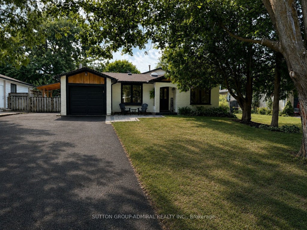 Photo of 214 Centre Street N, New Tecumseth, ON L0G 1A0 (MLS # N13777022)