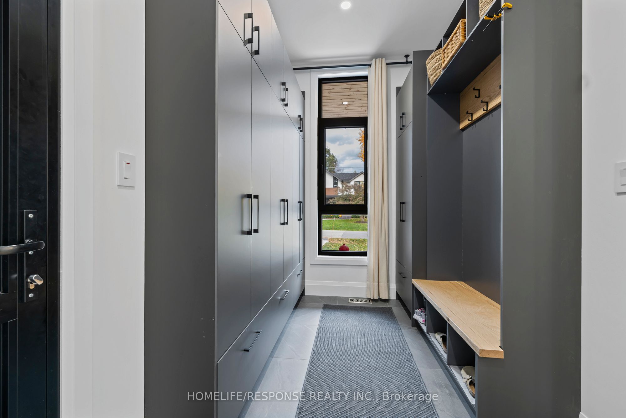 2110 Courtland Crescent