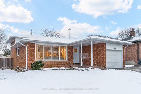 126 Beaver Bend Crescent Toronto ON M9B 5S1
