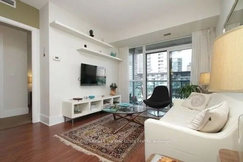 Photo of 70 Roehampton Avenue #419, Toronto, ON M4P 1R2 (MLS # C12813864)