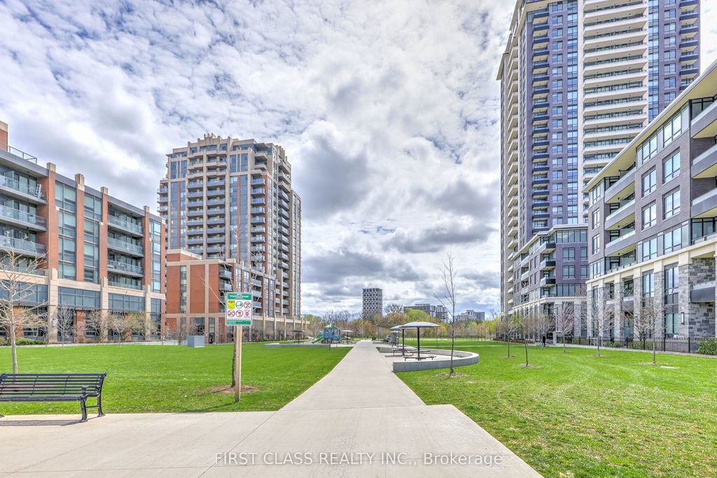 Photo of 28 Uptown Drive #610, Markham, ON L3R 5M8 (MLS # N13075462)
