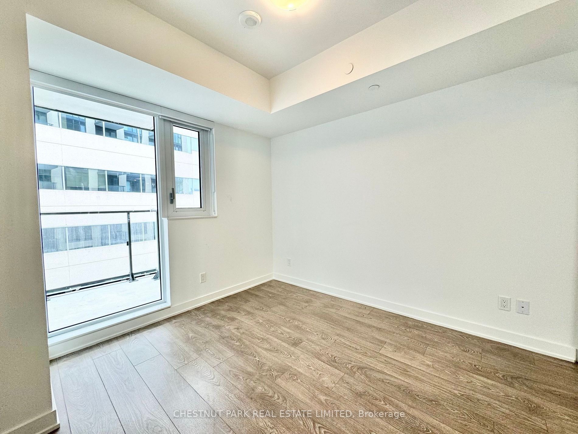 543 Richmond Street W 442