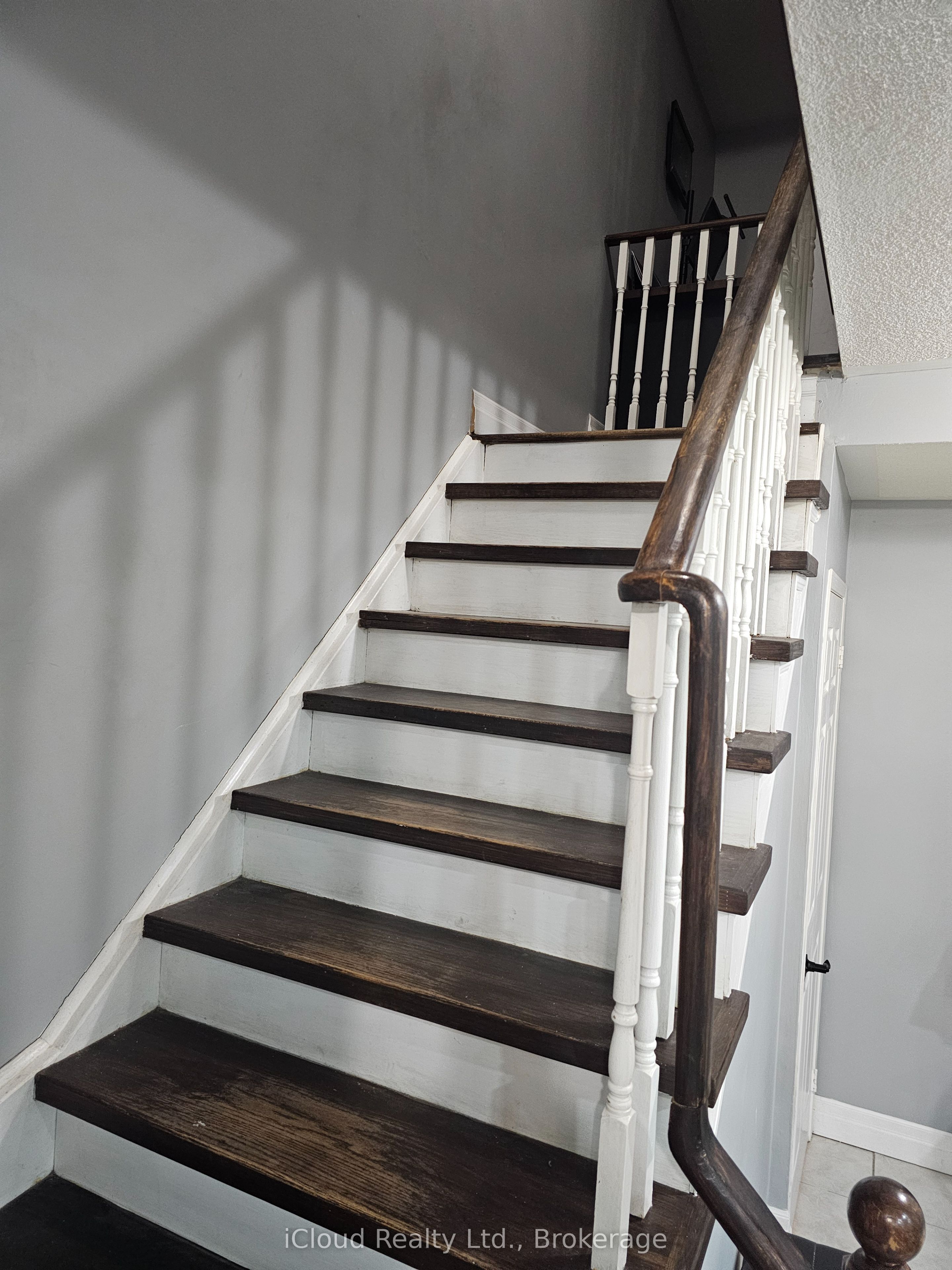 5944 Ridgecrest Trail Main/2nd Flr