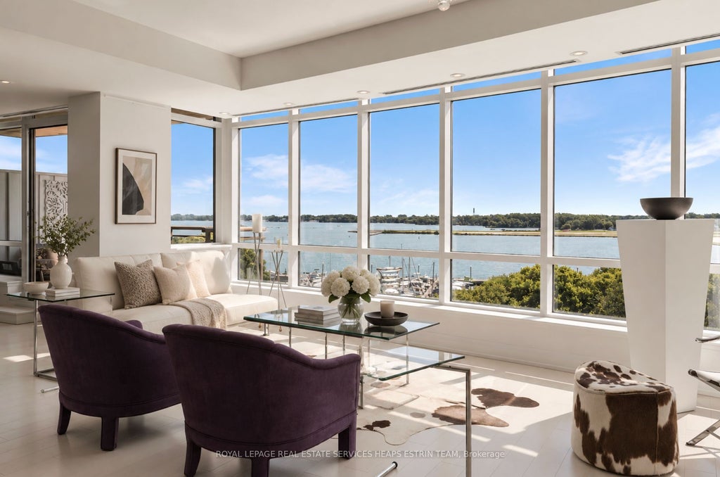 Photo of 500 Queens Quay W #802W, Toronto, ON M5V 3K8 (MLS # C13809400)