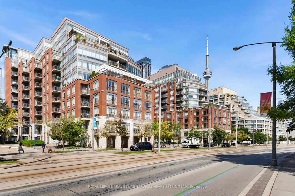 Photo of 500 Queens Quay W #802W, Toronto, ON M5V 3K8 (MLS # C13809400)