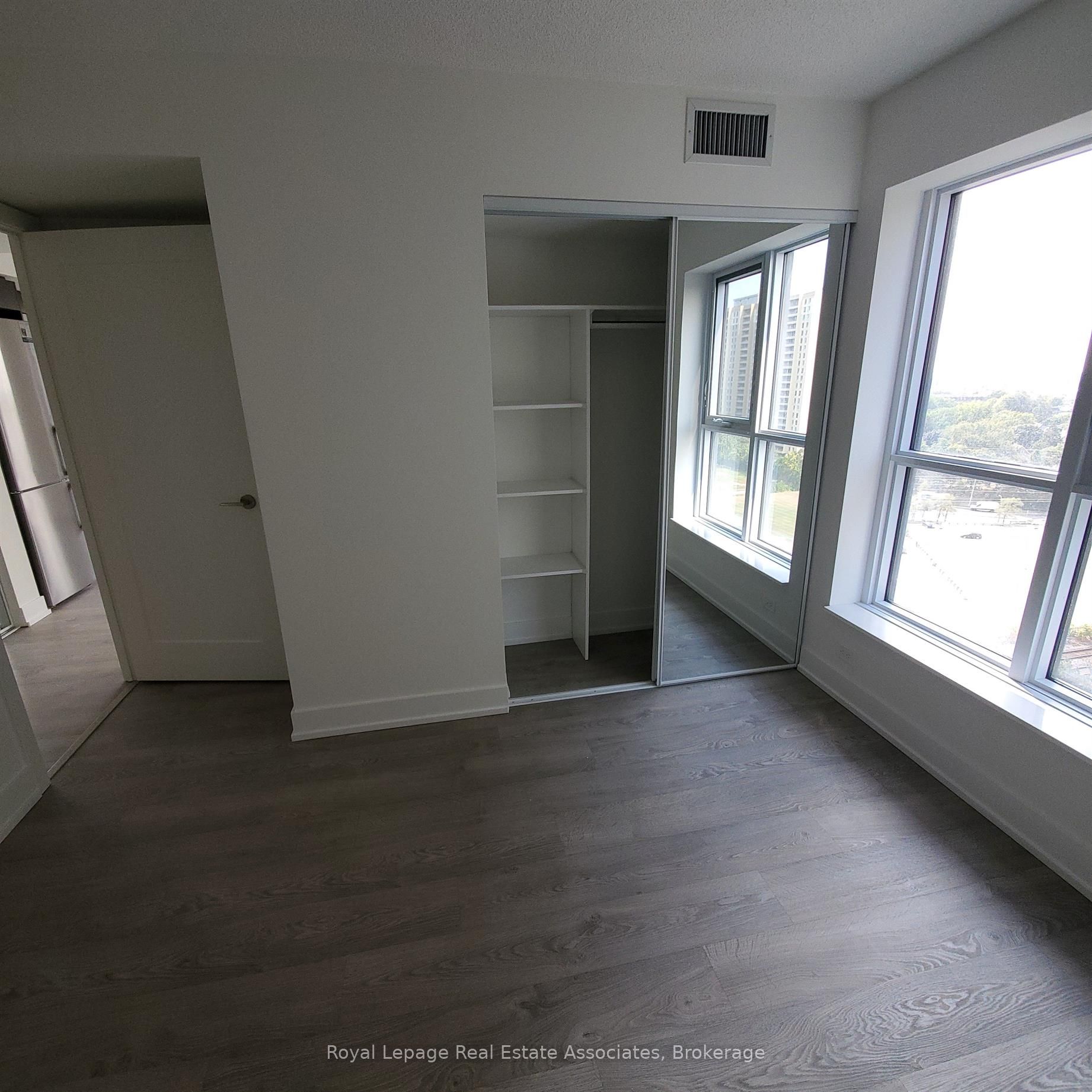 9 Mabelle Avenue 1324