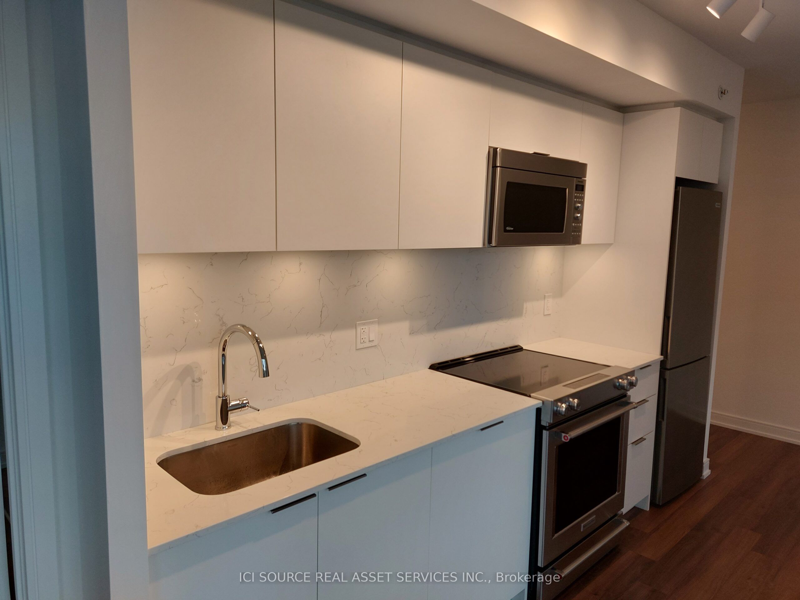 30 Samuel Wood Way 1304