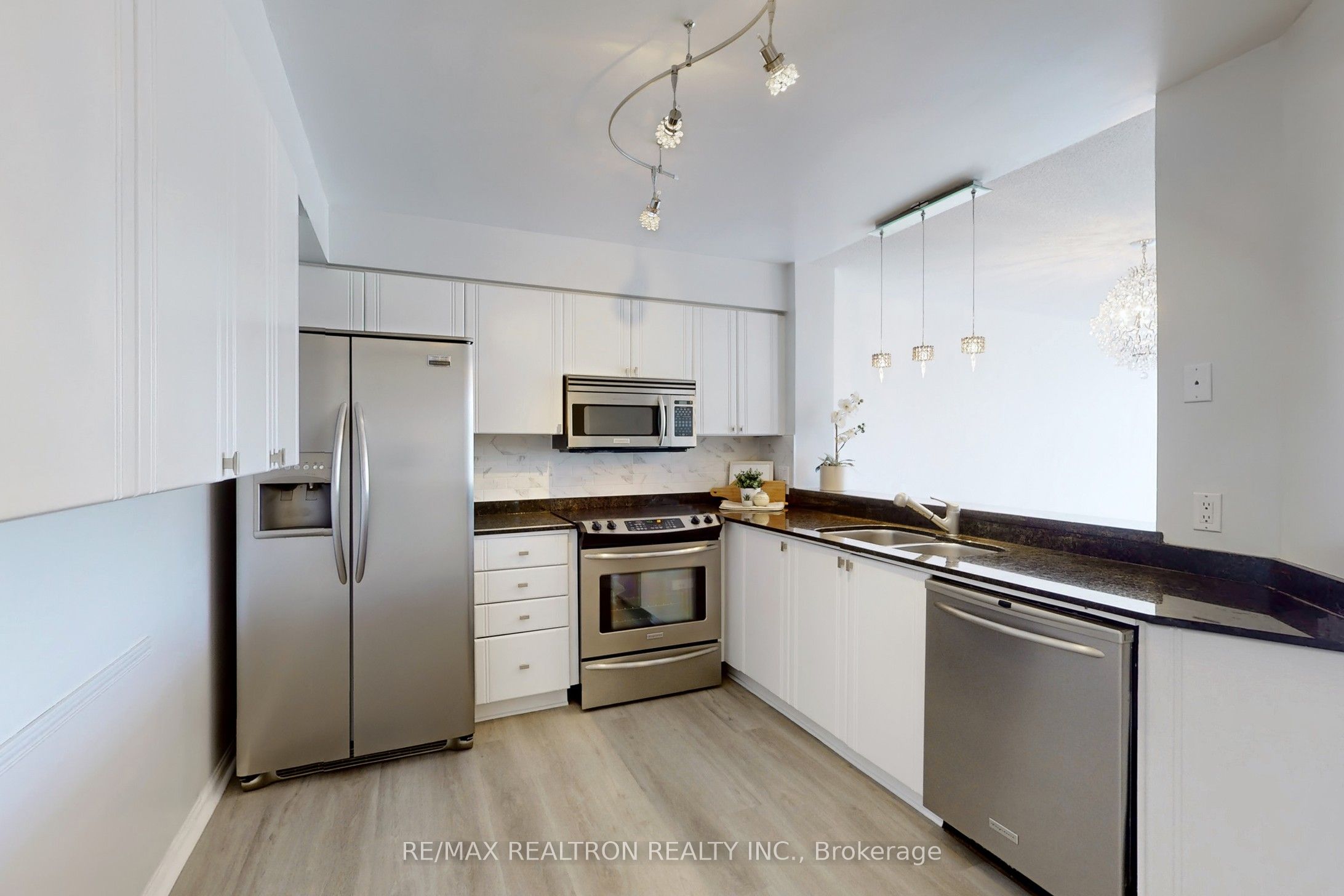 1131 Steeles Avenue W 407