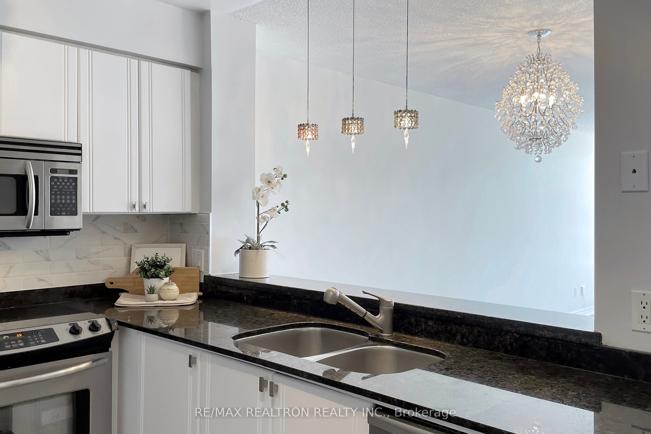 1131 Steeles Avenue W 407