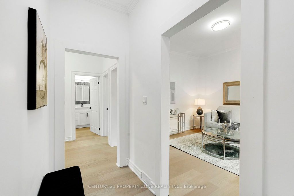 Photo of 72 Nelson Street E, Brampton, ON L6V 1E2 (MLS # W12668358)