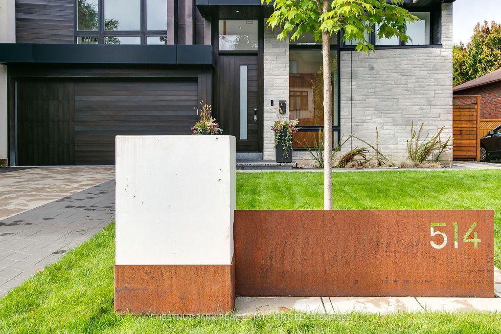 Photo of 514 Douglas Avenue, Toronto, ON M5M 1H5 (MLS # C12431455)