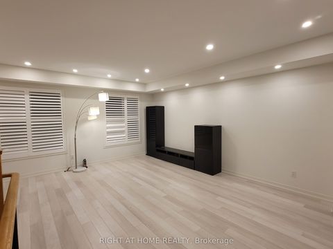 196 Salterton Circle Vaughan ON L6A 4Z2