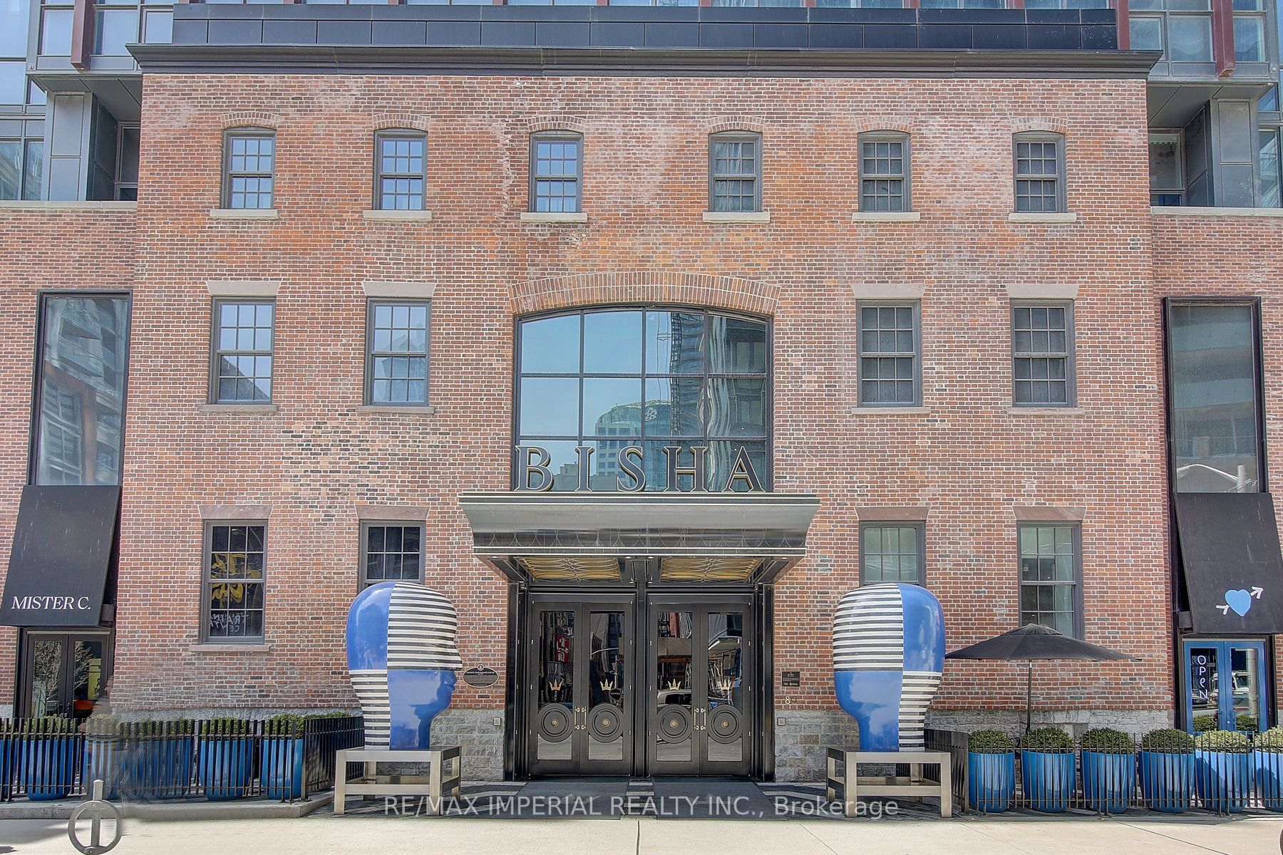 88 Blue Jays Way 3508