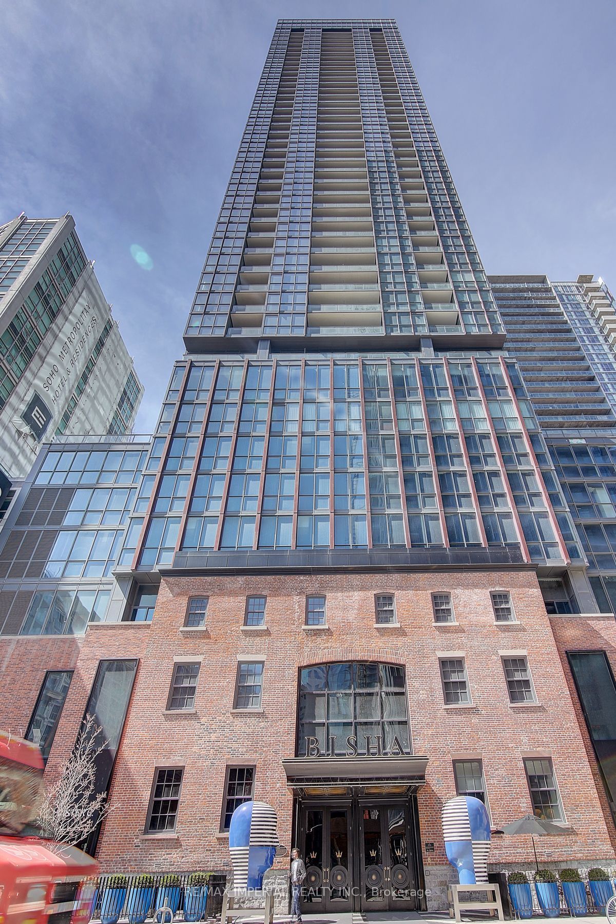 88 Blue Jays Way 3508