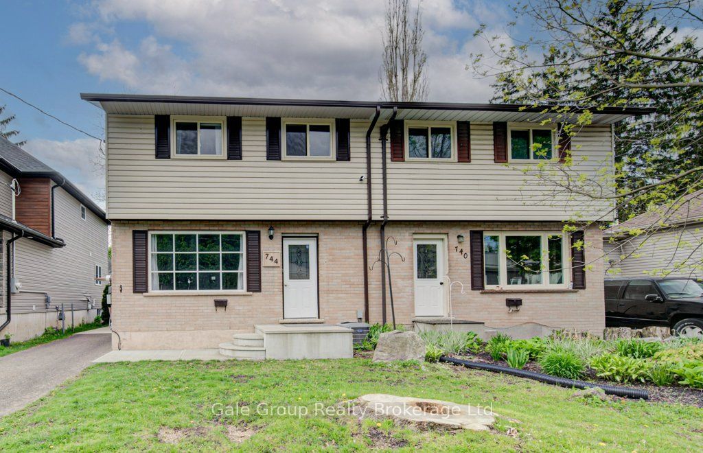 Photo of 744 Nelson Street, Woodstock, ON N4S 4J1 (MLS # X13147288)