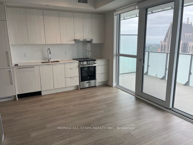 430 Square One Drive W 4004