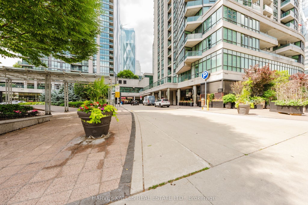 Photo of 16 Yonge Street #3211, Toronto, ON M5E 2A1 (MLS # C13861324)
