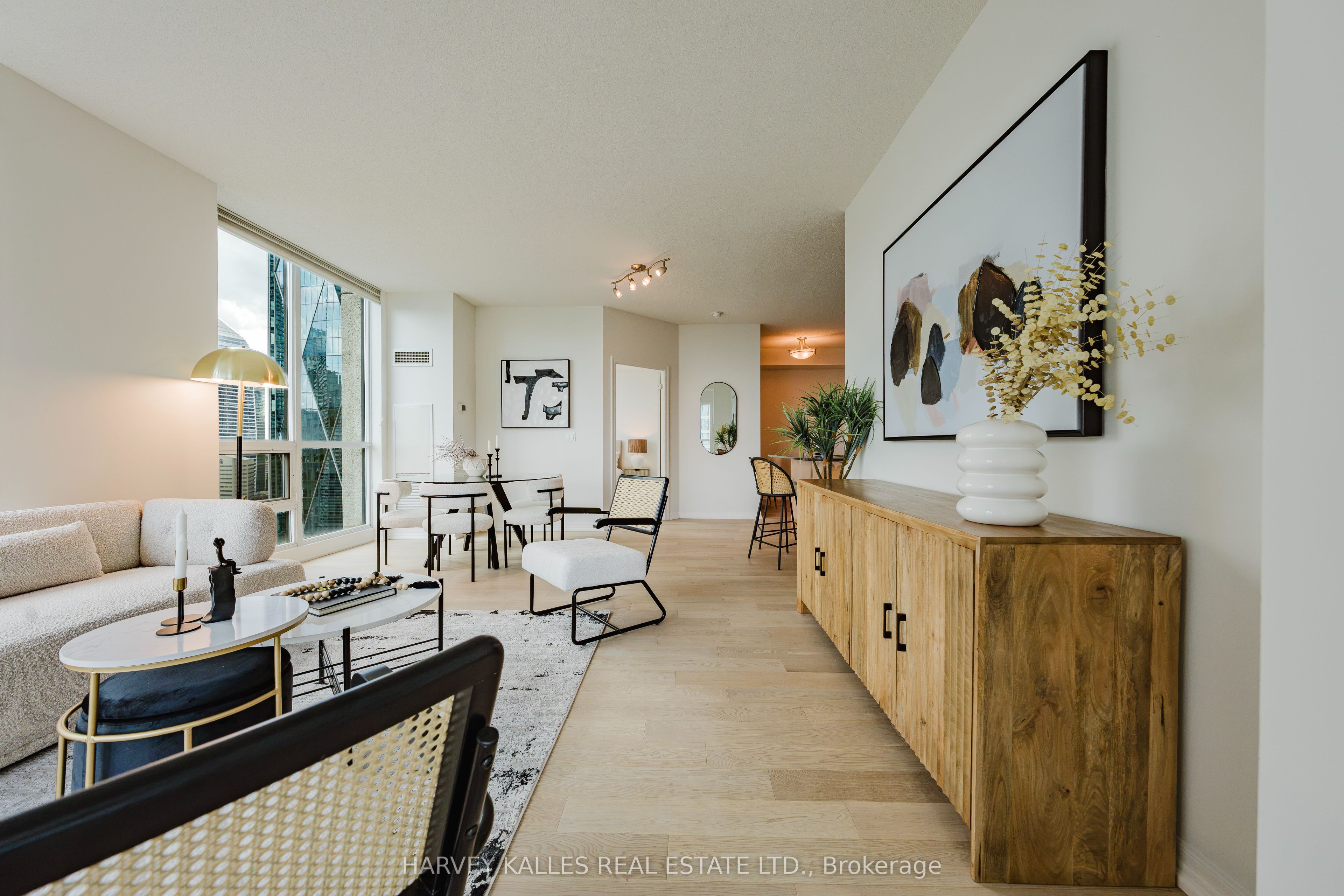 16 Yonge Street 3211