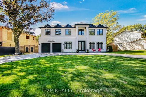 150 WOLFDALE Avenue Oakville ON L6L 4S1