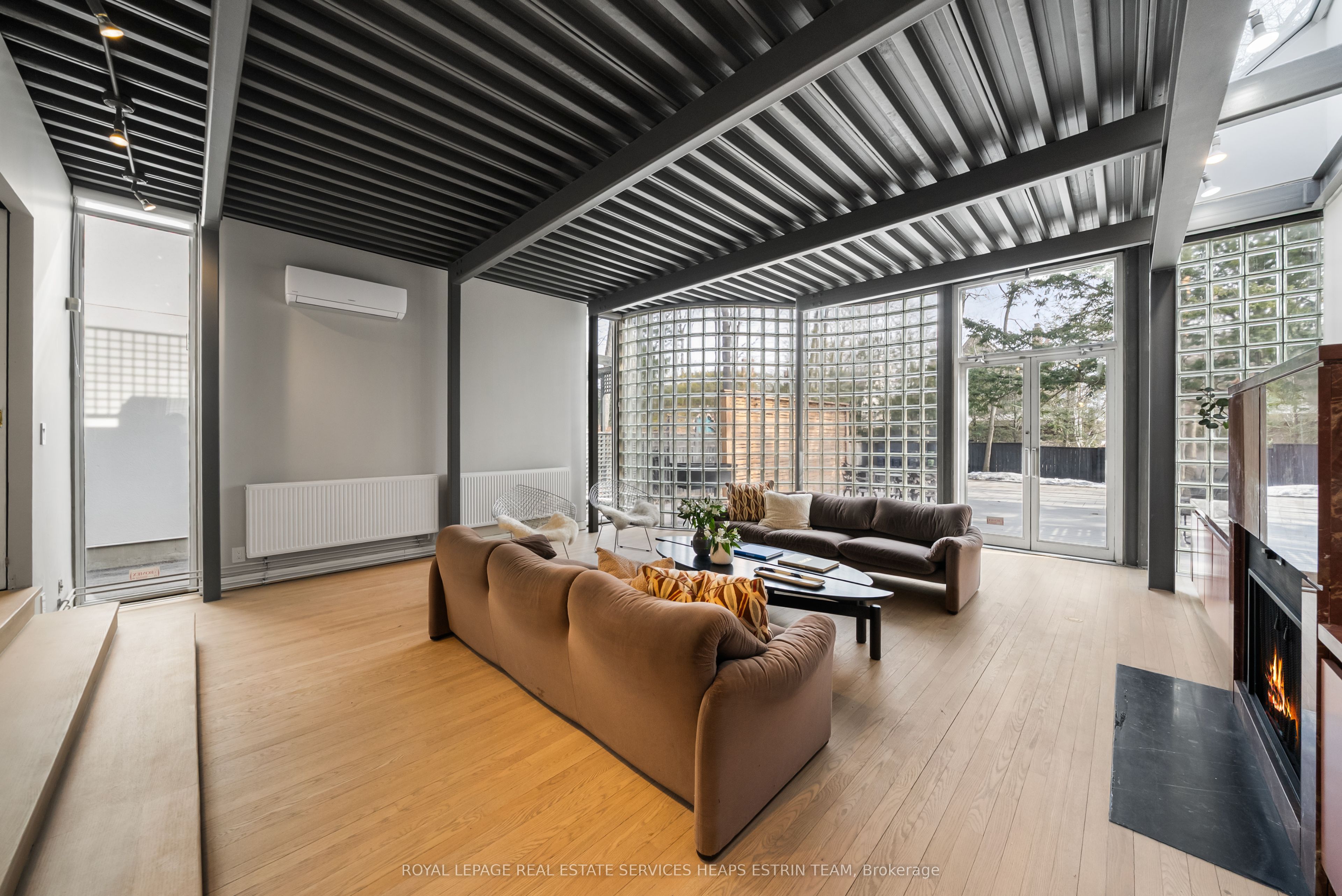 335 St Clair Avenue E