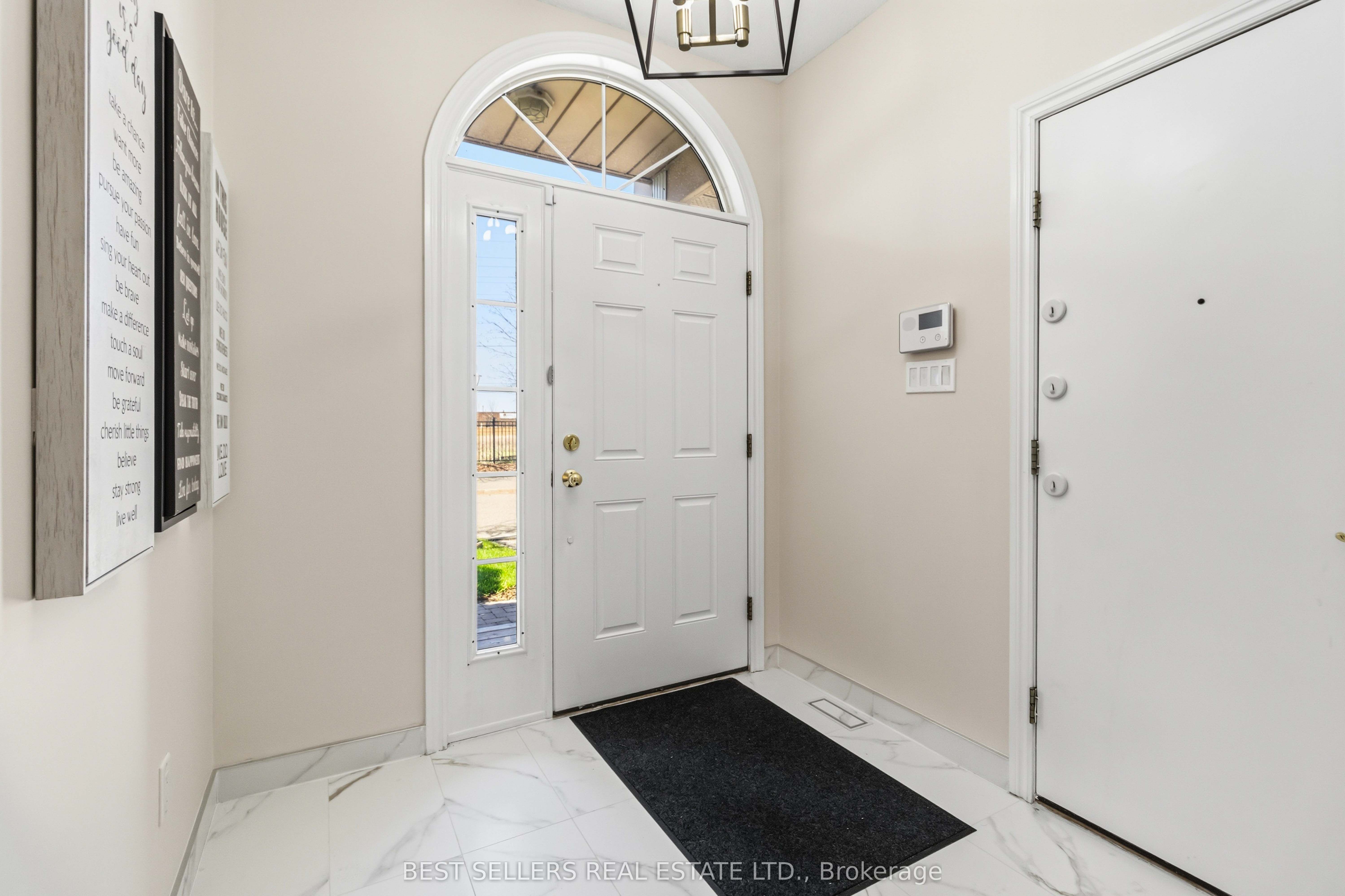 1 Ferndown Crescent 1